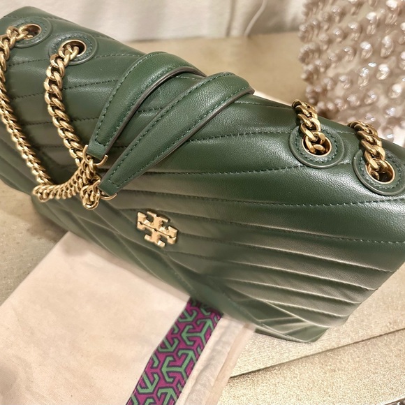 Tory Burch Kira Chevron Convertible Shoulder Bag in Green / Sycamore - Picture 8 of 14